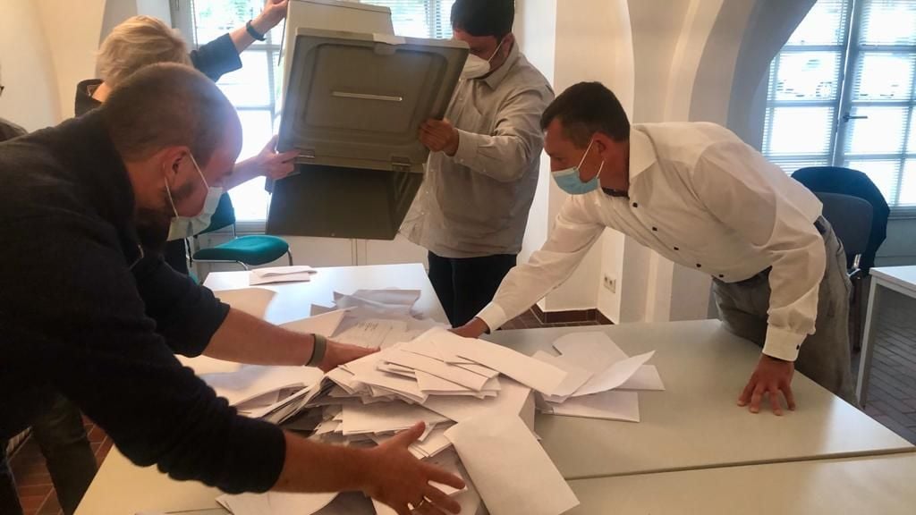 Die Wahllokale sind geschlossen. Nicht nur im Wahlbereich 1, Innenstadt Zeitz, läuft die Auszählung der Stimmen.