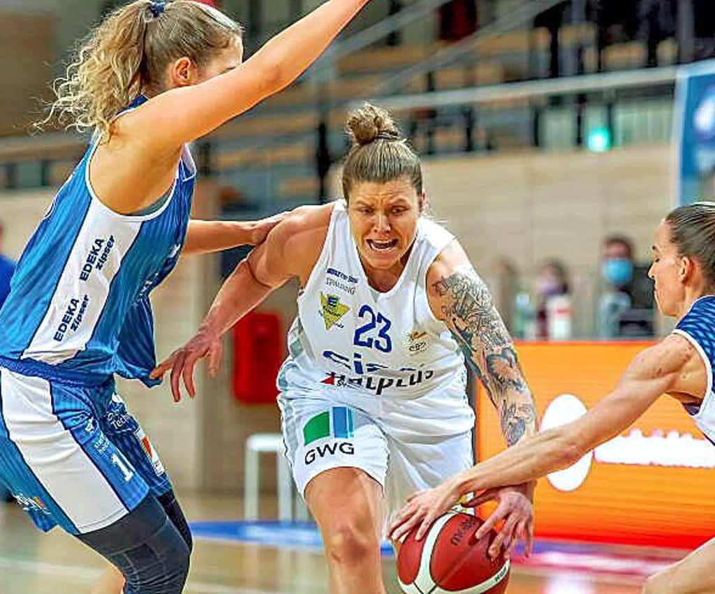 Klaudia Grudzien (M.) wird Trainerin in Marburg.