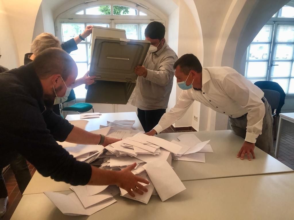 Die Wahllokale sind geschlossen. Nicht nur im Wahlbereich 1, Innenstadt Zeitz, läuft die Auszählung der Stimmen.