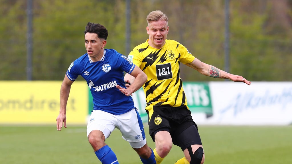 Jason Ceka (l.) kommt von der Schalker Reserve aus der Regionalliga.