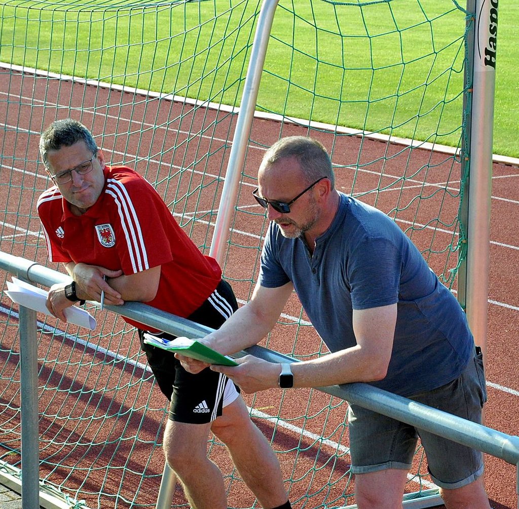 Steffen Lenz (links) und Marko Rossnick gaben erste Informationen nach der langen Pause.