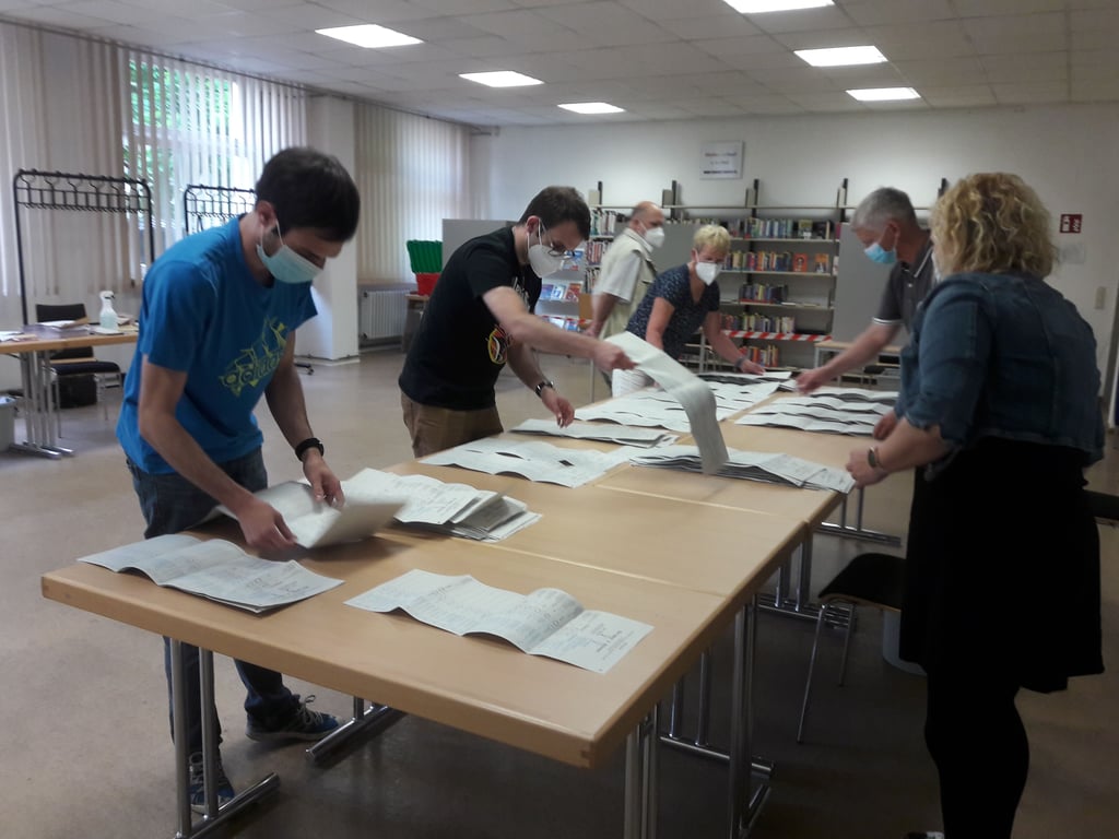 Auszählung in der Schönebecker Stadtbibliothek
