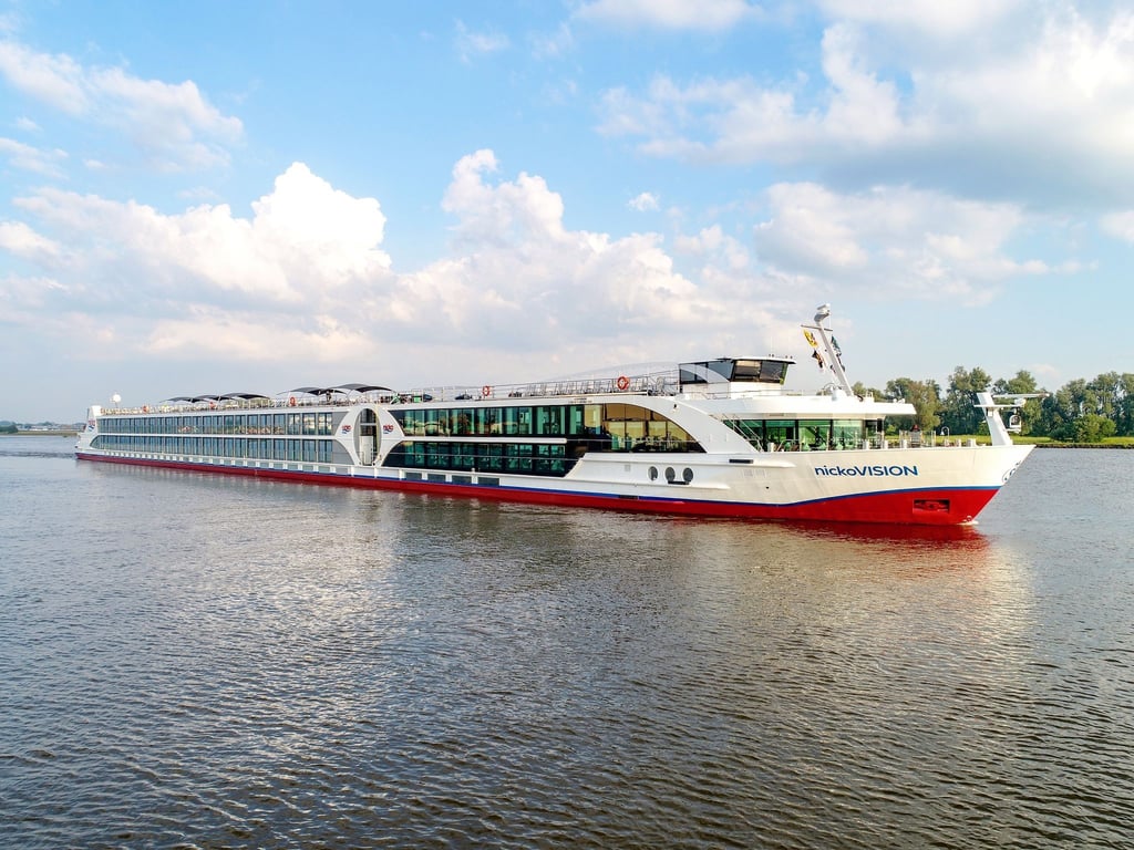 Die „Nicko Vision“ sollte heute von Frankfurt aus in Richtung Rhein starten.
