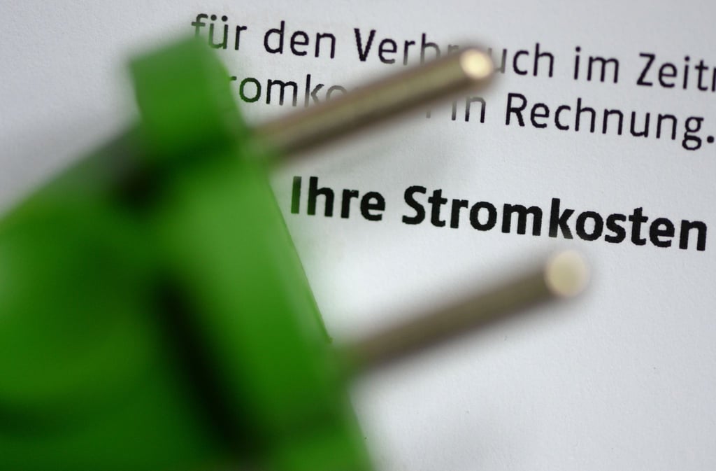 Mit 30,06 Cent pro Kilowattstunde liegt der Strompreis in Deutschland deutlich über dem EU-Durchschnitt, der laut Eurostat 21,34 Cent beträgt.