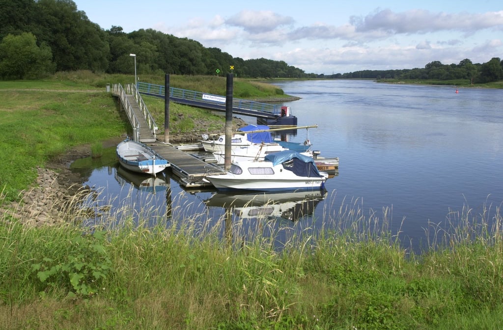 Sportbootanleger Breitenhagen. Touristen und Ausflügler werden in Zukunft nur noch unter komplizierten Bedingungen anlegen können.