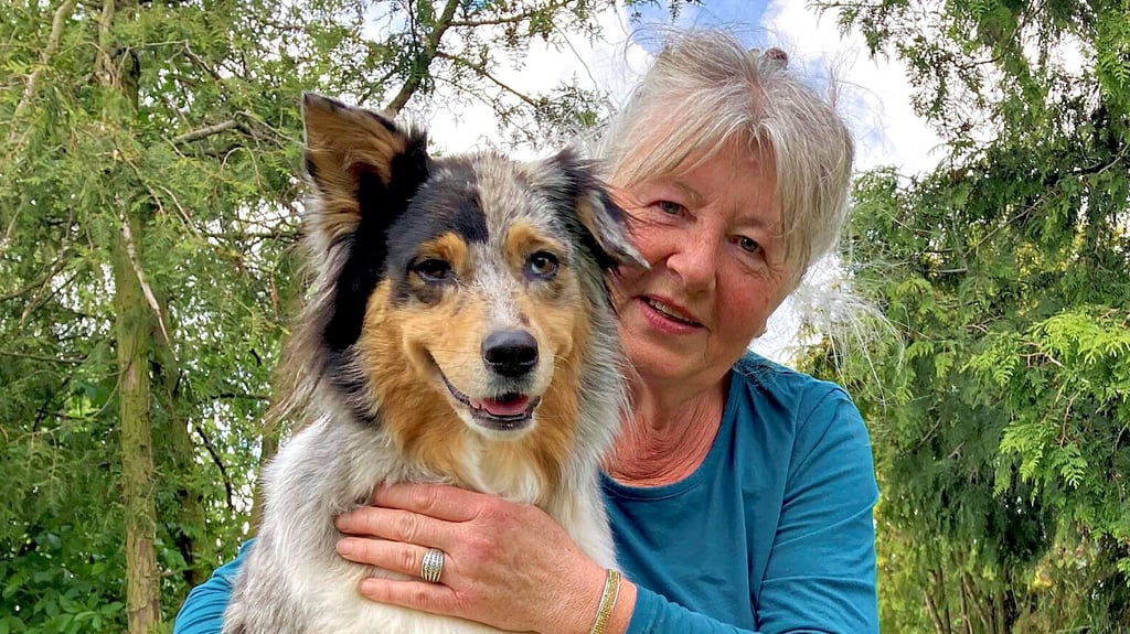 Heidi Kohlstedt mit ihrer Australian Shepherd-Hündin Nelly