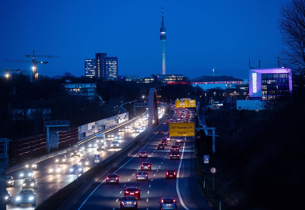 In keiner der zehn größten deutschen Städte gibt es mehr Privatautos pro Einwohner als in Dortmund. Dort kommen 46 Privat-Pkw auf 100 Einwohner.