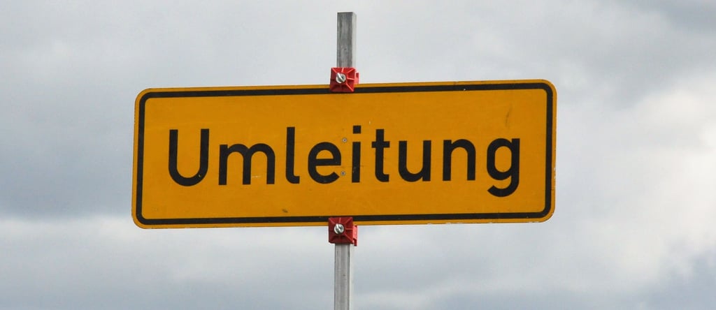 Die Schilder zur Umleitung der B 184 verschwinden einen Tag früher.