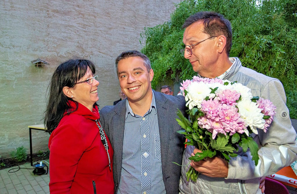Angelika und Wolfgang Ruland gratulierten ihrem Sohn Stefan zum Einzug in den Landtag.
