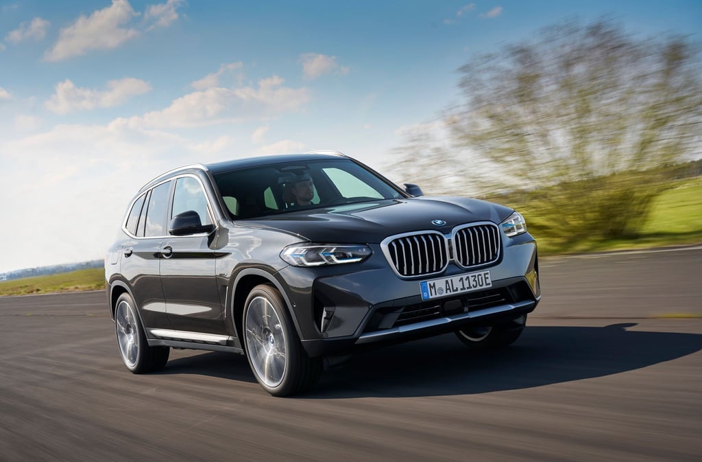 Seit 2017 am Start, spendiert BMW der dritten X3-Generation ein Facelift, das im August in den Handel kommt.