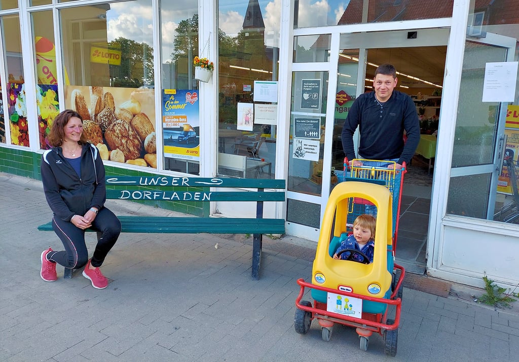 Claudia und Heiner Puhl sind die neuen Betreiber des Einkaufsmarkts in Friedrichsbrunn. Sie wollen junge Familien künftig noch stärker ansprechen.