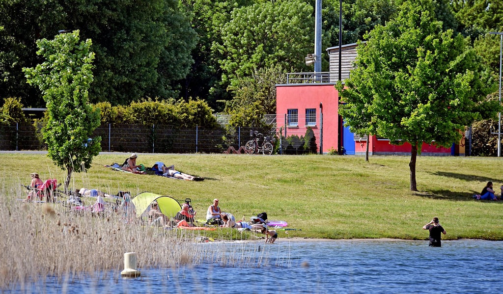 Die Rettungsstation am Bitterfelder Goitzschestrand ist zurzeit noch nicht besetzt. Das Baden erfolgt auf eigene Gefahr.