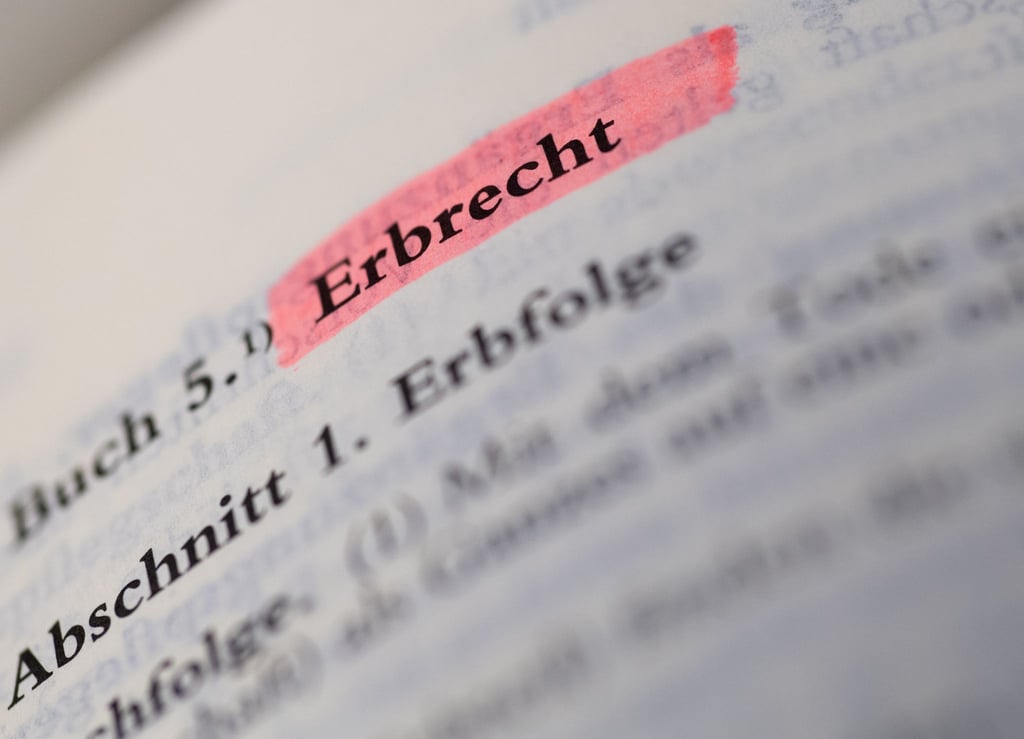 Ein Notar muss für ein Nachlassverzeichnis auch eigene Ermittlungen anstellen. Nur die Angaben eines Erben zu protokollieren, reicht nicht aus.