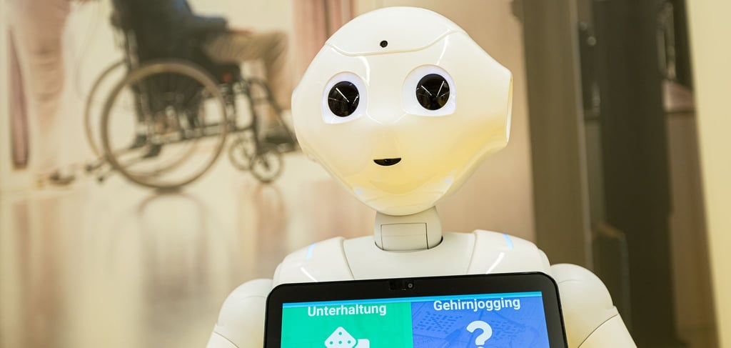 Auch Roboter, wie Pepper, kommen zunehmend im Pflegebereich und Krankenhäusern zum Einsatz. Pepper begrüßt außerdem gern seine Besucher der neuen Ausstellungseinheit.