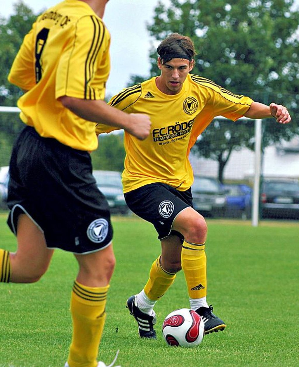...fünf Jahre später dann in den Vereinsfarben der 05er, für die er in der Landes- und Verbandsliga spielte, ...