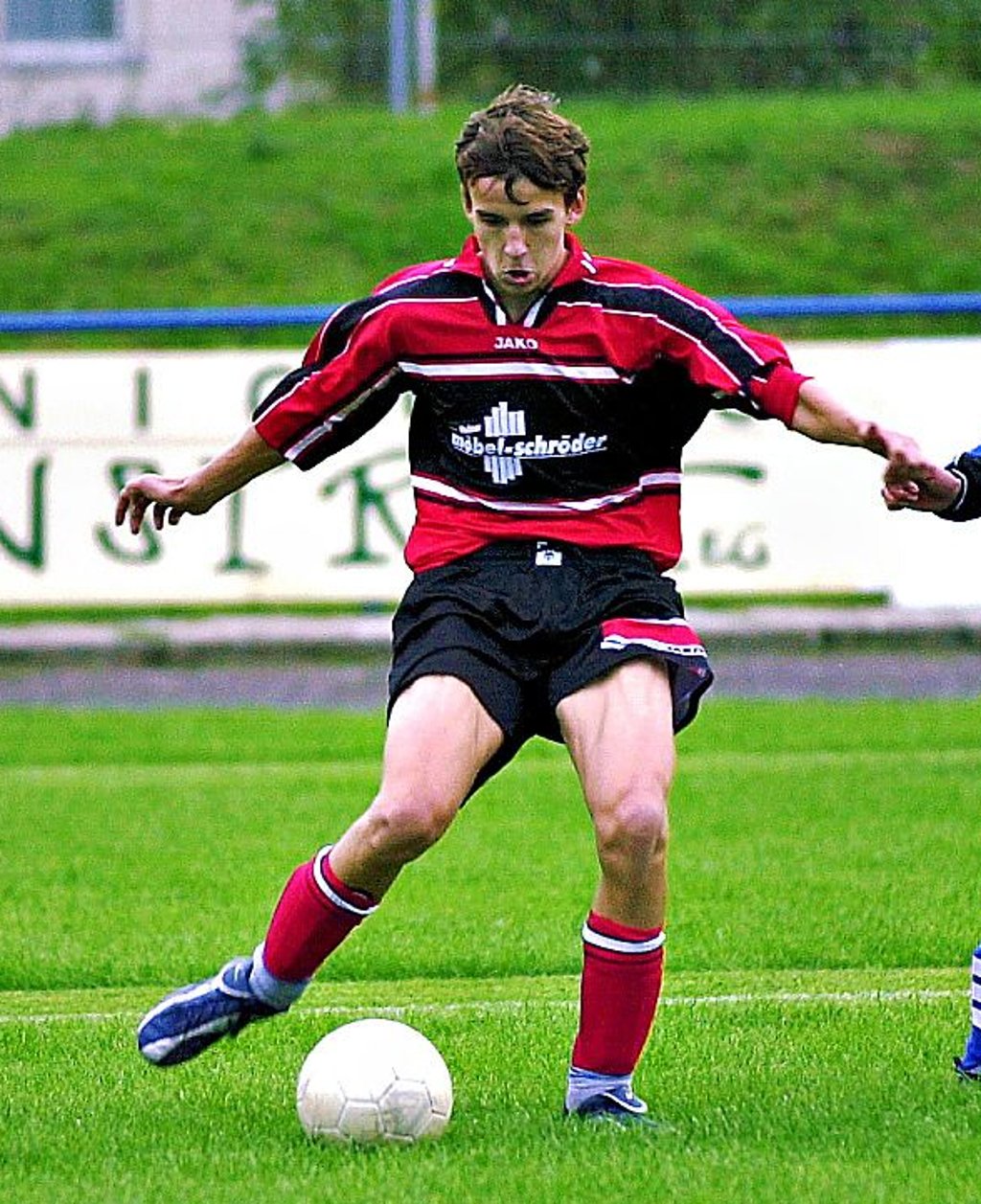 Stationen einer Karriere: Albert Reinicke 2003 als B-Jugendlicher im Trikot des FC RSK Freyburg...
