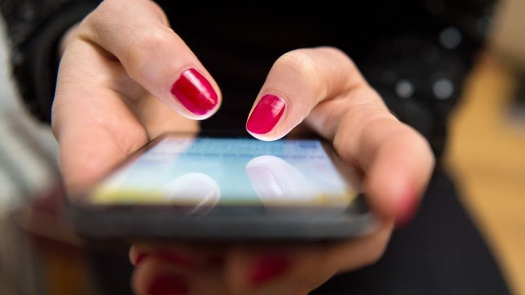 Eine Frau hatte einen Mann bei Facebook kennengelernt und ihm 23.000 Euro überwiesen.