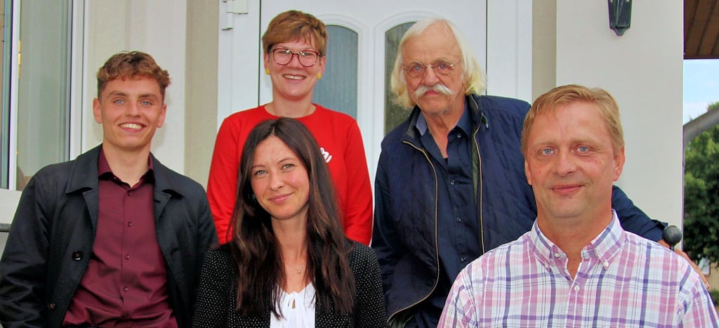 Die SPD-Ortsgruppe nominierte am Mittwochabend in Stegelitz Scarlett Beatrix Obenhaupt (vorne Mitte) als Bürgermeisterkandidatin für Möckern. Weiterhin von links: Hannes Kreschel, Marie Mackowiak-Knoche, Heins-Georg Hinse, Thomas Teichgräber.