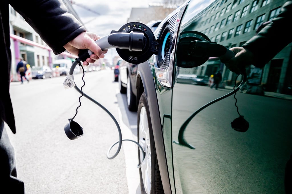 Der Wandel zur Elektromobilität kostet viele Jobs - schafft aber auch viele neue.