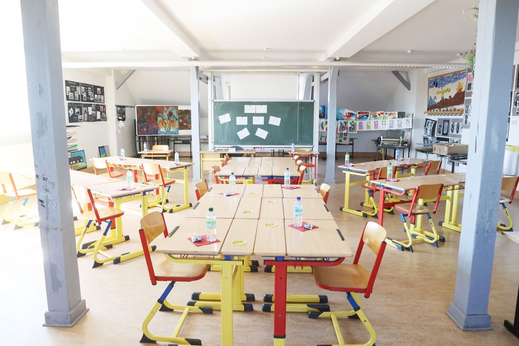 Im kommenden Schuljahr soll möglichst durchgängig Präsenzunterricht stattfinden. Doch wie viele Schulen bis dahin mit Luftfiltern ausgestattet sein werden, ist unklar.