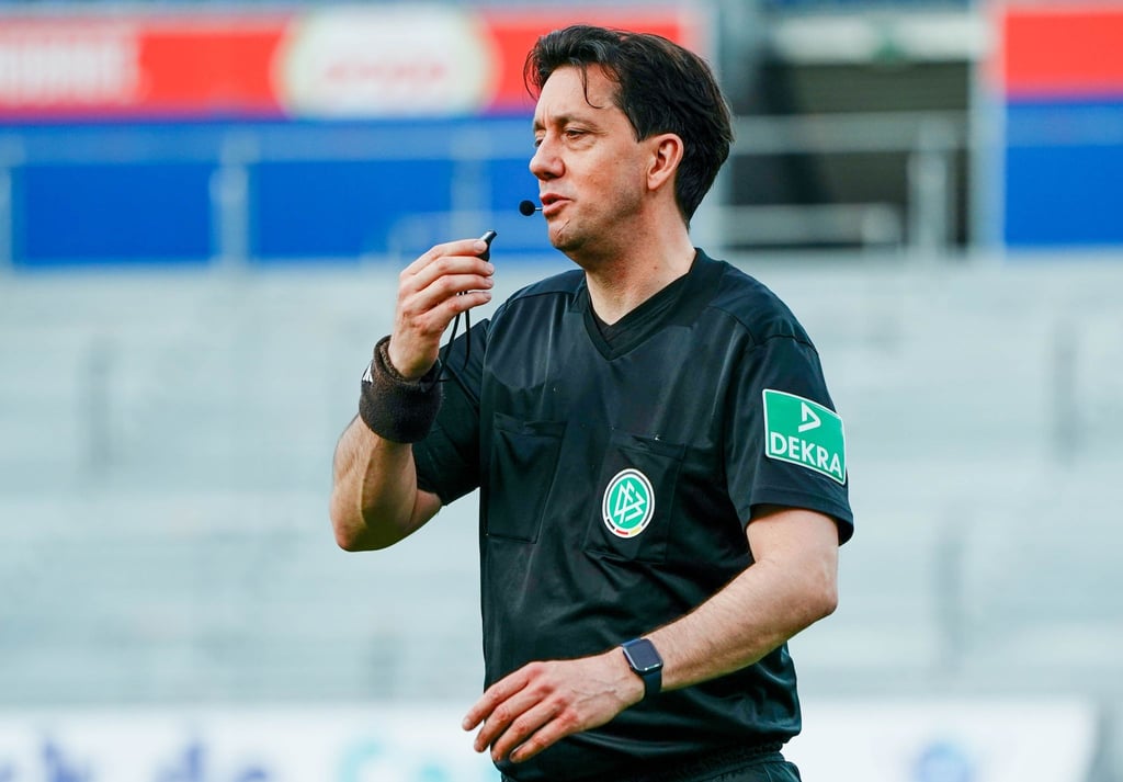 Manuel Gräfe geht juristisch gegen den DFB vor.