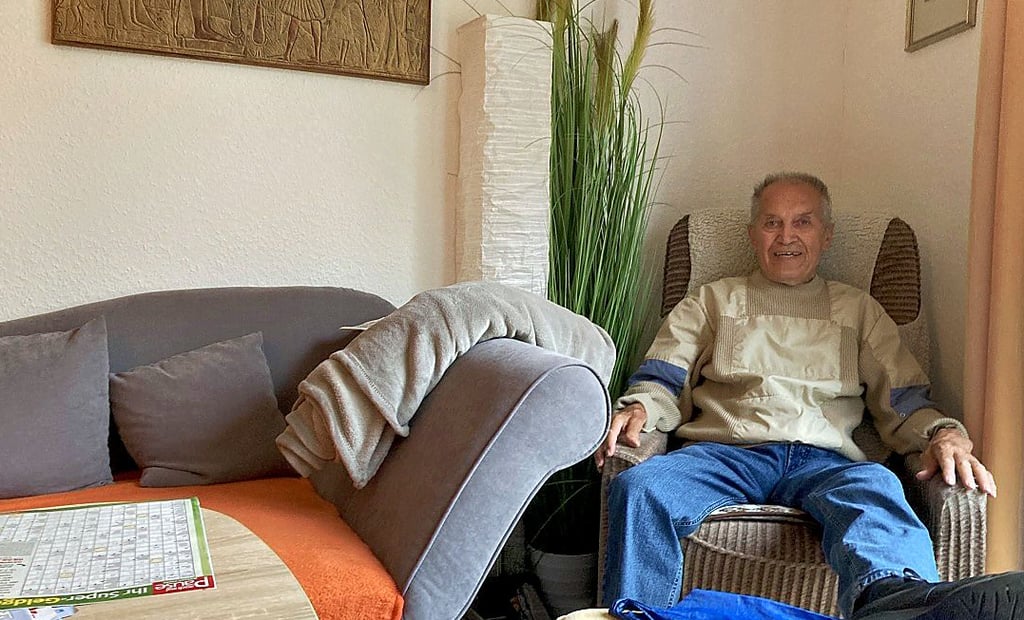 Hugo Schuh ist einer der ersten Bewohner, die in der neuen Unterkunft am Bruno-Taut-Ring in Magdeburg eingezogen sind.