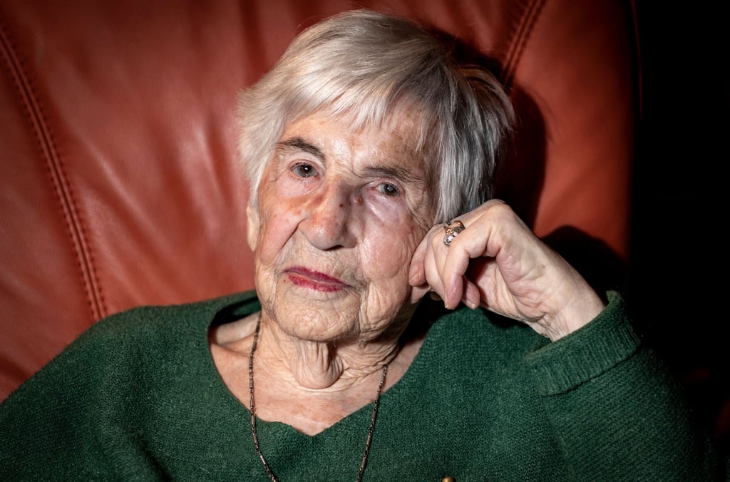 Esther Bejarano, deutsch-jüdische Überlebende des Konzentrationslagers Auschwitz-Birkenau, ist gestorben.