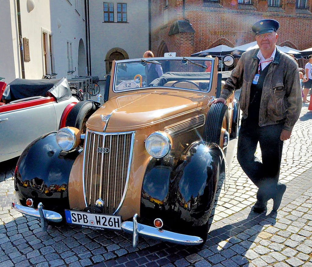 Jürgen Hübener aus Cottbus zeigte seinen Wanderer W24. Vor 90 Jahren verließ das Cabrio die Fabrikhallen.