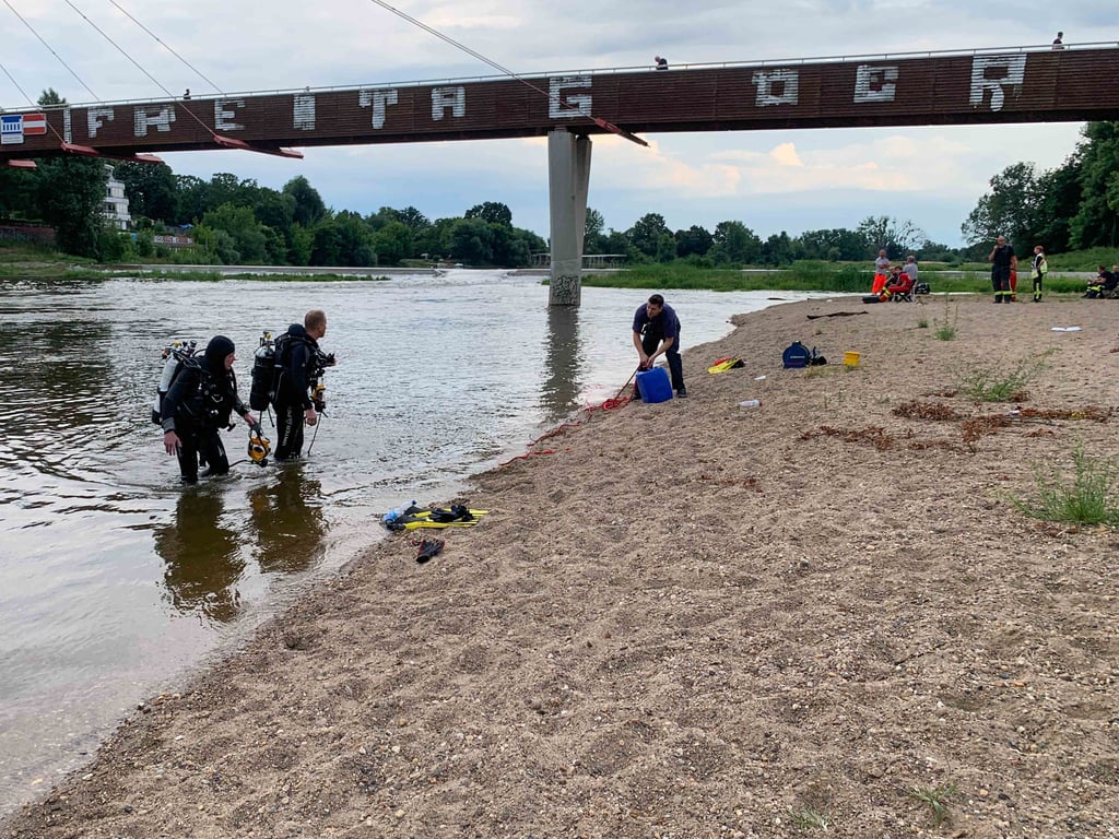 Die Feuerwehr und die DRLG kam mit ein Großaufgebot vor Ort.