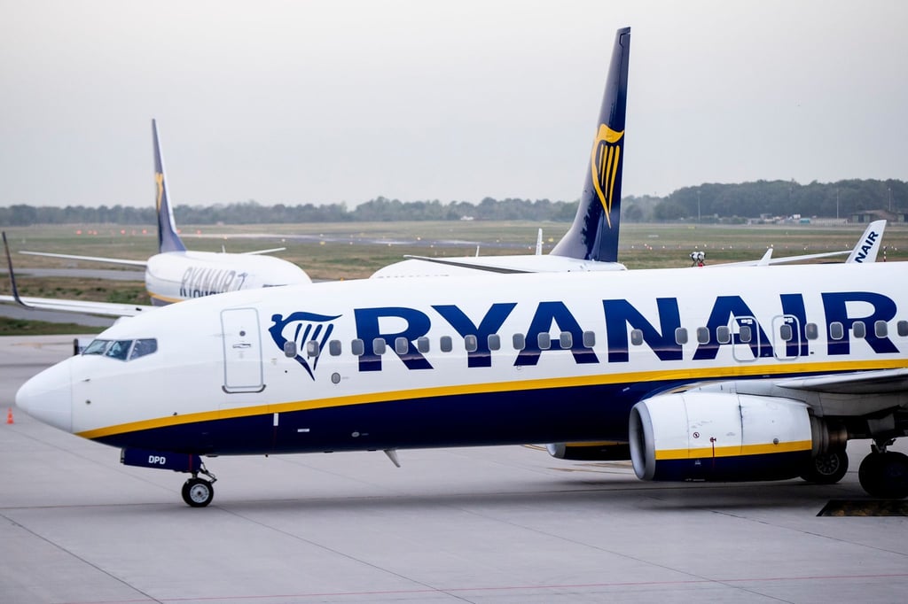Die irische Fluggesellschaft Ryanair sucht Piloten.