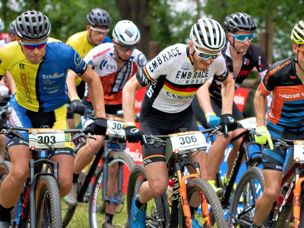 Christopher Maletz (rechts) ging am Wochenende in Weißenfels im Trikot des Deutschen Meisters an den Start. Im Bild links neben ihm: sein Weißenfelser Teamkollege von White Rock, Tommy Galle.