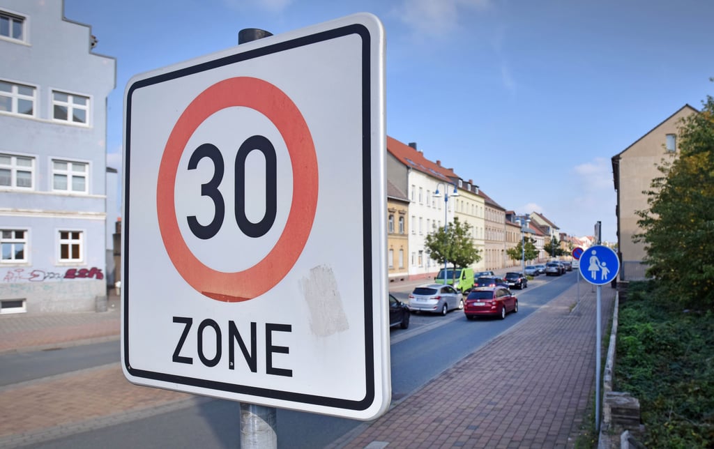 Die Walther-Rathenau-Straße zwischen Bahnhofstraße und Bismarckstraße ist schon eine Tempo-30-Zone.