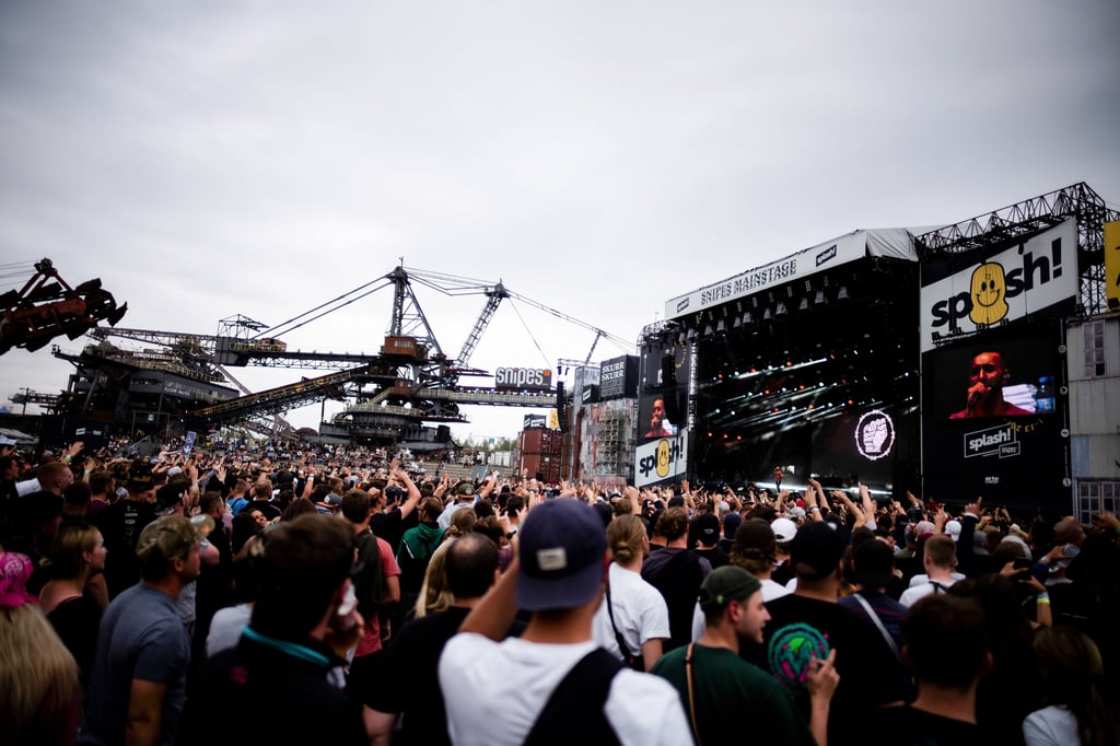 Besucher vor der Mainstage auf dem Splash! Festival. (Archivfoto)