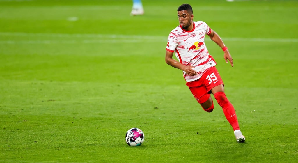 Benjamin Henrichs am Ball.