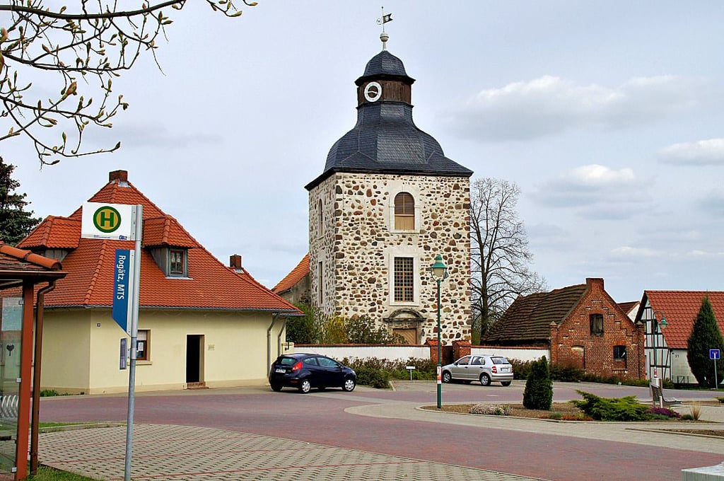 Auf dem Platz zwischen Kirche, Klutturm und Elbe-Ohre-Halle könnte das Sommerfest stattfinden.