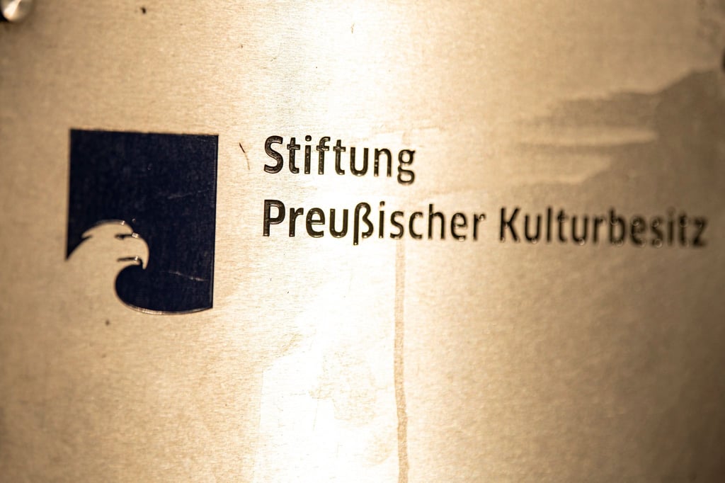 Ein Schild der Stiftung Preußischer Kulturbesitz .