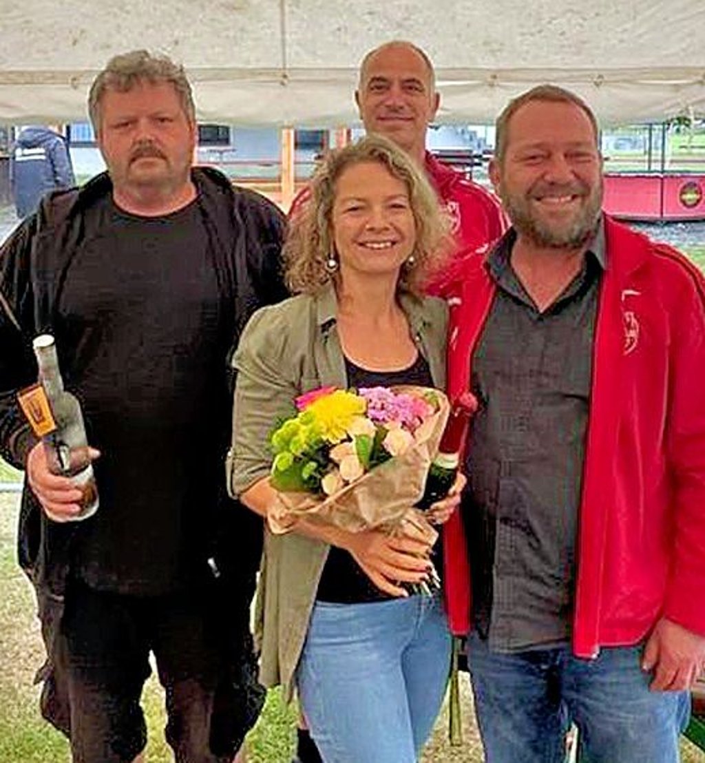 Sven Rhien und Katharina Jansen (von links) wurden von Matthias Polep (vorn rechts) und Jens Grießl aus dem Vorstand verabschiedet.