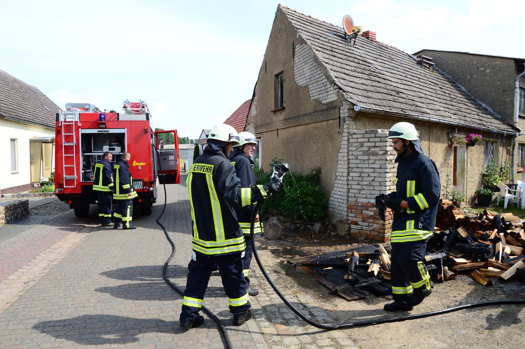 Die Engersener Feuerwehr löschte den Brand mit einem Schnellangriff.