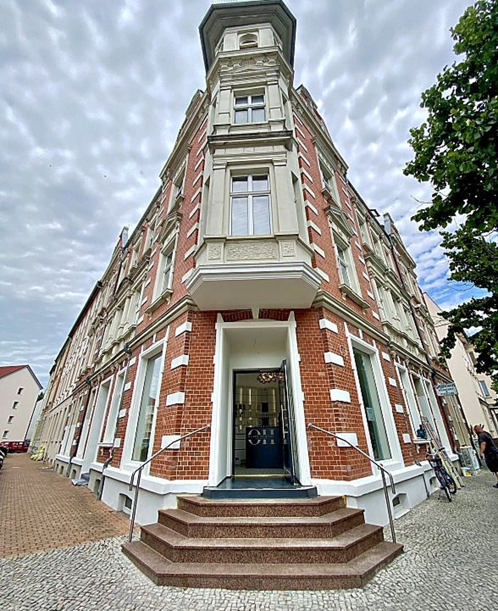 Neueröffneter Friseursalon in der Kurt-Weill-Straße