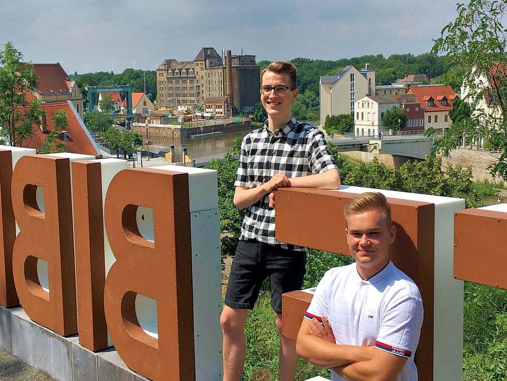 Nico Lehmann (links) und Tim Ebeling werden ihre Heimatstadt Bernburg nach dem Sommer fürs Medizinstudium verlassen.
