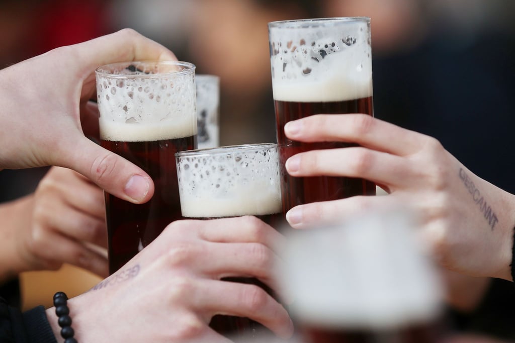 Experten schätzen: Etwa vier Prozent aller im vergangenen Jahr erstmals festgestellten Krebserkrankungen könnten nach mit dem Alkoholkonsum zusammenhängen.