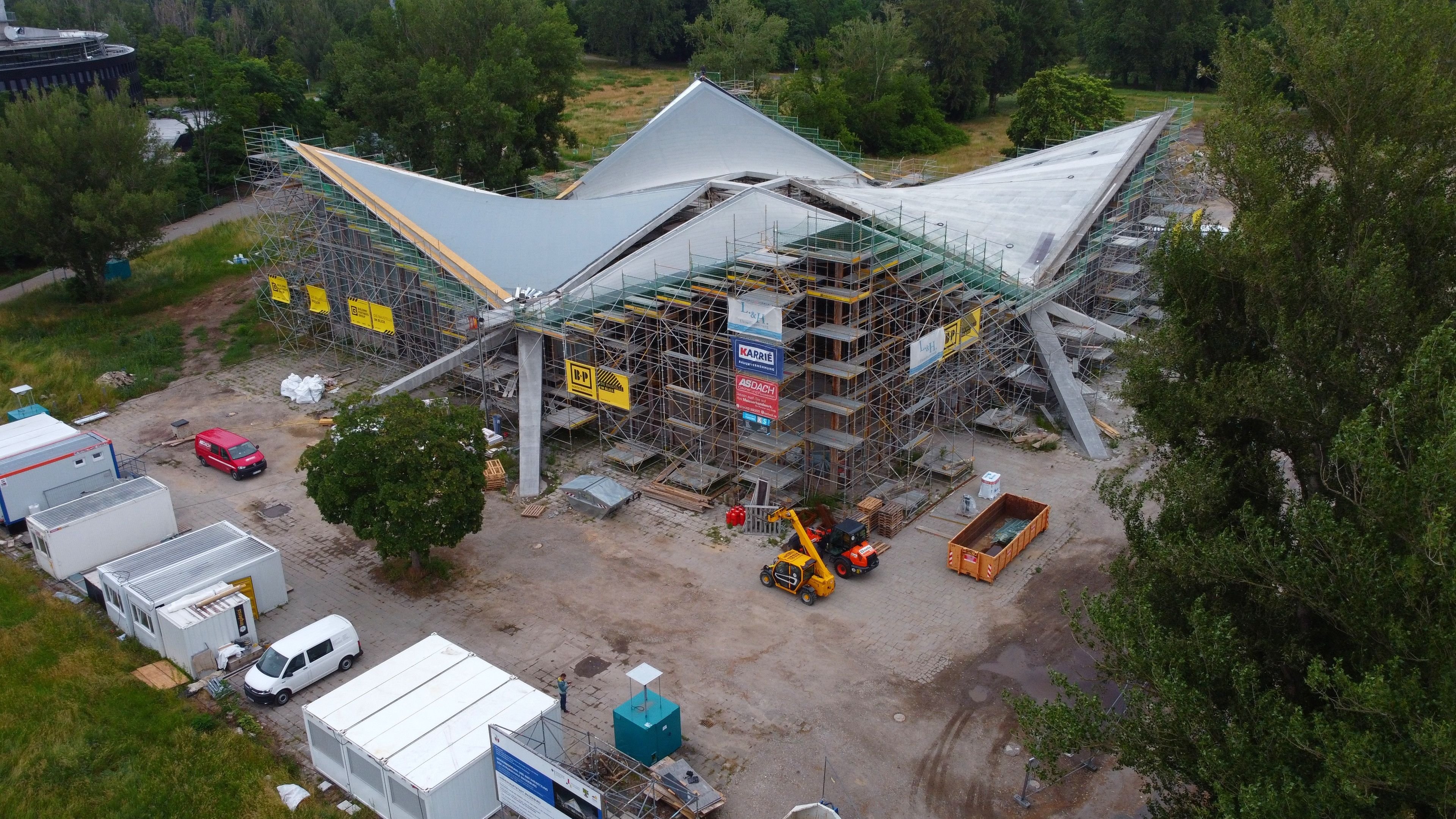 Wieder Ein Dach überm Kopf In Magdeburgs Hyparschale