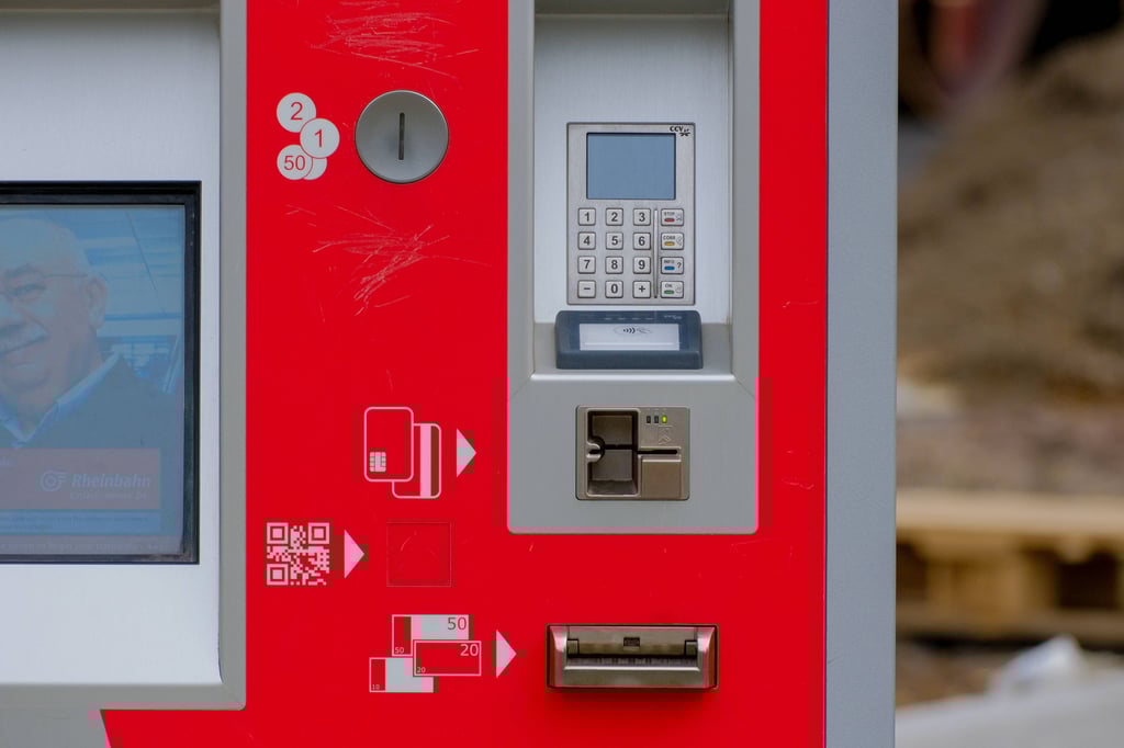 Fahrkartenautomat der Deutschen Bahn. (Symbolbild)