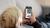Wie wirkt sich das Smartphone auf die Aufmerksamkeit von Kindern aus? Forschungen laufen in Magdeburg.