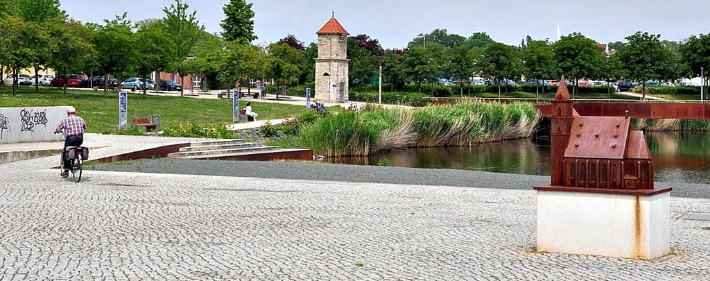 Nimmt der Kreis der Stadt Staßfurt für die Erledigung eigener Aufgaben zu viel Geld weg? Die Frage könnte vor Gericht entschieden werden. Hier ein Blick auf den Stadtsee.