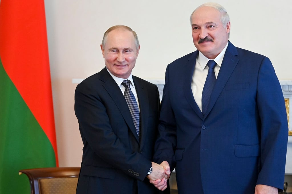 Der belarussische Präsident Alexander Lukaschenko (rechts) beim Treffen mit Russlands Präsidenten Wladimir Putin.