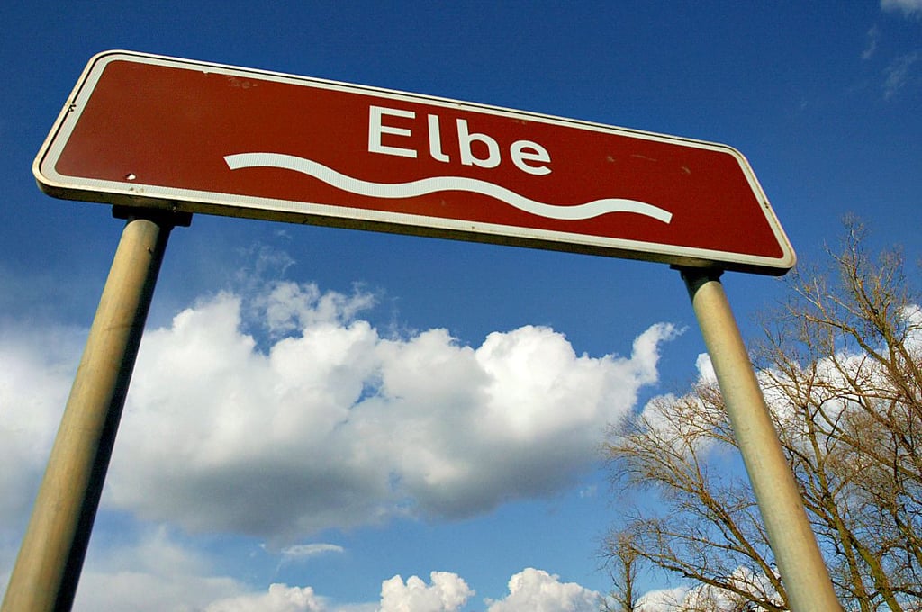 Die Wanderung führt auch ein paar Kilometer an der Elbe entlang.