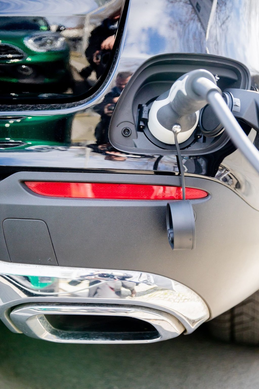 Private Ladesäulen für E-Autos sollen vom Bund mit mehr Geld gefördert werden.
