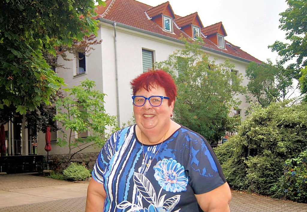 Gabriele Thoms empfängt in der alten Villa des Bildungs- und Freizeitzentrums zur Schuldnerberatung.