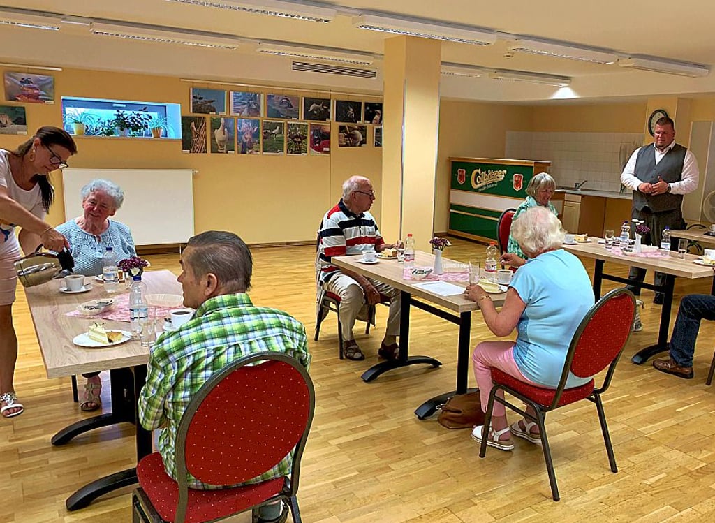 Der Bürgermeister im Gespräch mit den Mitgliedern der Diabetes-Selbsthilfegruppe